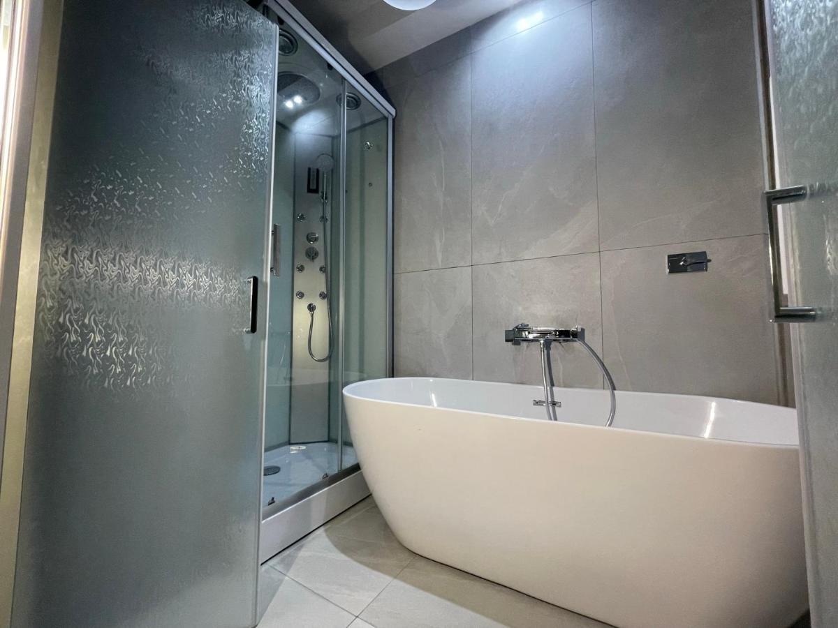 Spanish Steps Glamour & Sauna Luxury Apartment **** ローマ エクステリア 写真